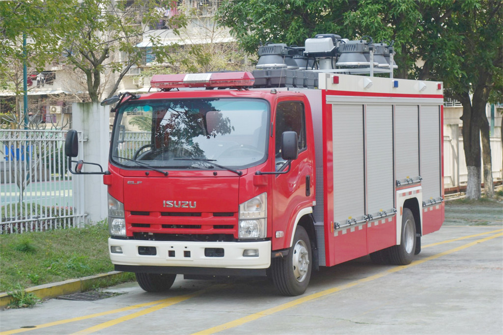 Fire scene lighting fire truck Isuzu Fire scene lighting fire truck Isuzu