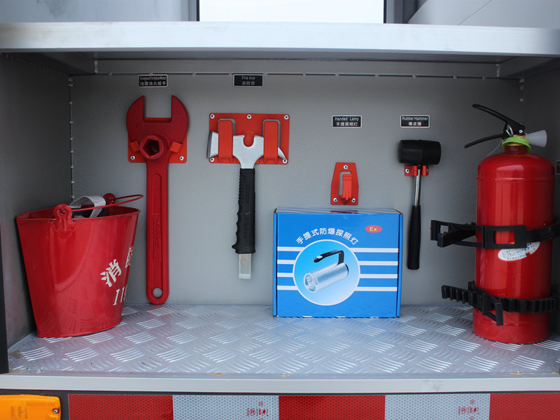Dongfeng water tender fire truck tools