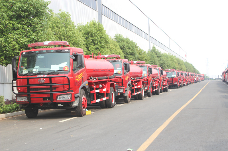 China rescue fire fighting trucks factory