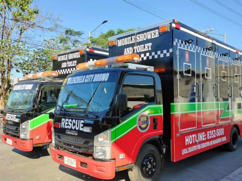 Isuzu Mobile Emergency Shower နှင့် Toilet Vehicles ဓာတ်ပုံများ