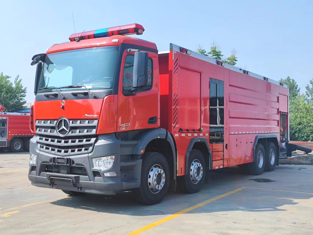 ဆော်ဒီအာရေဗျ Benz Actros 580hp လေးလံသောရေမြှုပ်မီးသတ်ထရပ်ကား